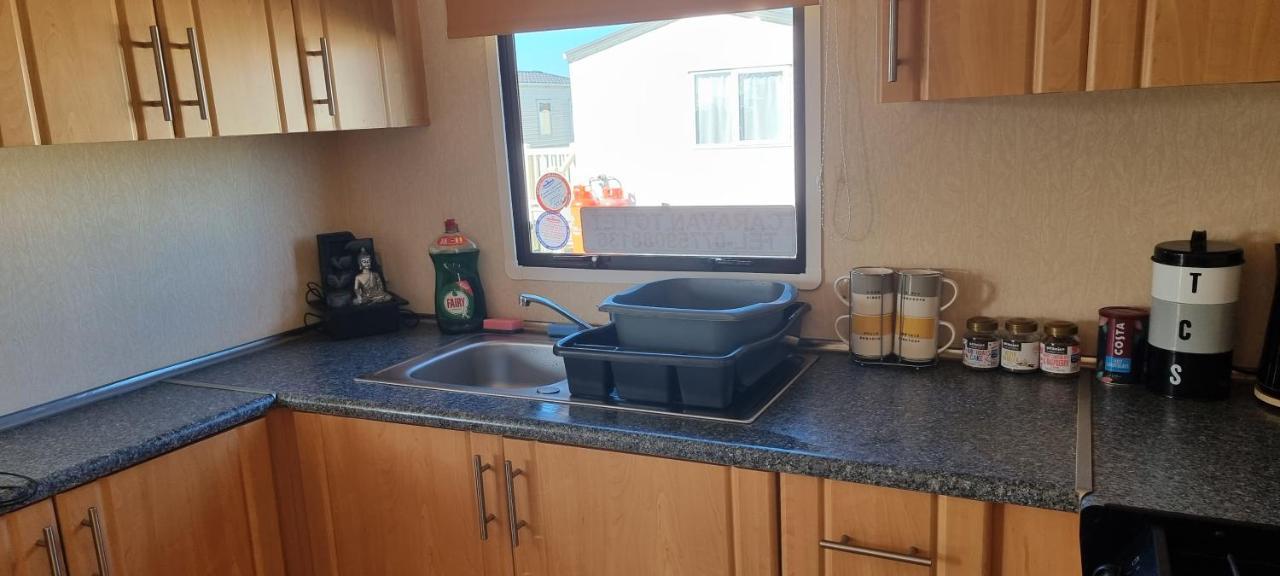Appartamento Lovely Caravan At Ingoldmells Just Behind Sealands Esterno foto
